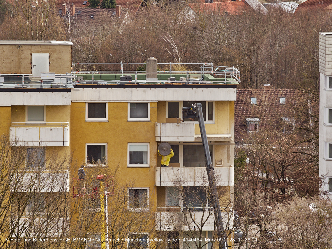 09.03.2023 - Fassadensanierung und Balkonentfernung am Karl-Marx-Ring 57c